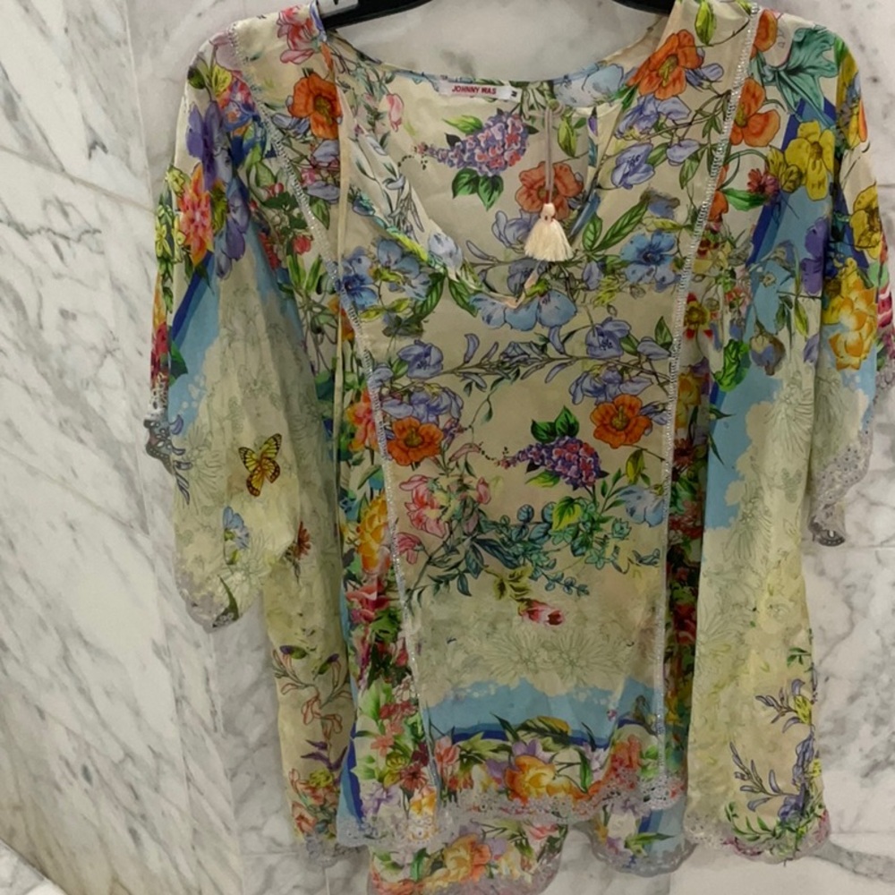 Johnny was flower print silk top
